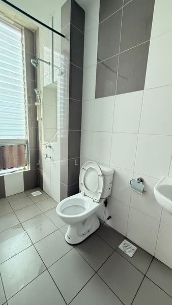 Condominium for Rent at The Seed Taman Sutera Utama - Jade Gan - Bathroom - PropertyGuru.com.my