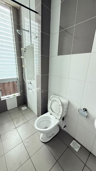 Condominium for Rent at The Seed Taman Sutera Utama - Jade Gan - Bathroom - PropertyGuru.com.my