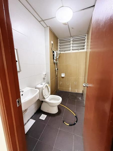 Service Residence for Sale at Larkin Heights - Jay Pun - Bathroom - PropertyGuru.com.my