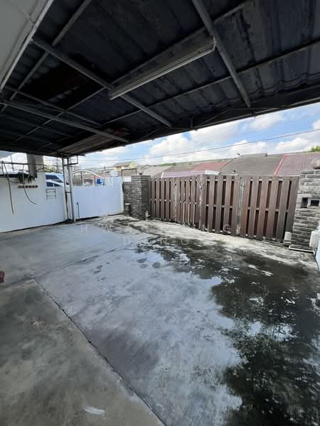 1.5-storey Terraced House for Sale in Sea Park (Petaling Jaya) - Hwa Kong Ding - Porch - PropertyGuru.com.my