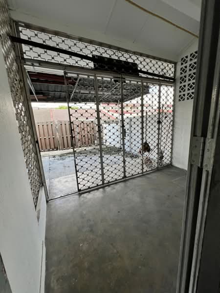 1.5-storey Terraced House for Sale in Sea Park (Petaling Jaya) - Hwa Kong Ding - Entrance - PropertyGuru.com.my
