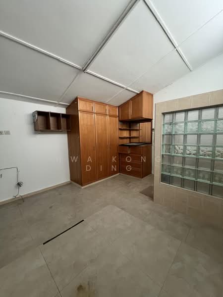 1.5-storey Terraced House for Sale in Sea Park (Petaling Jaya) - Hwa Kong Ding - Mezzanine room - PropertyGuru.com.my