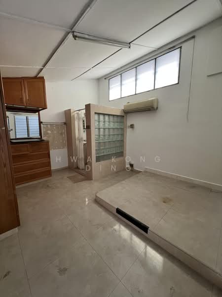 1.5-storey Terraced House for Sale in Sea Park (Petaling Jaya) - Hwa Kong Ding - Mezzanine room - PropertyGuru.com.my