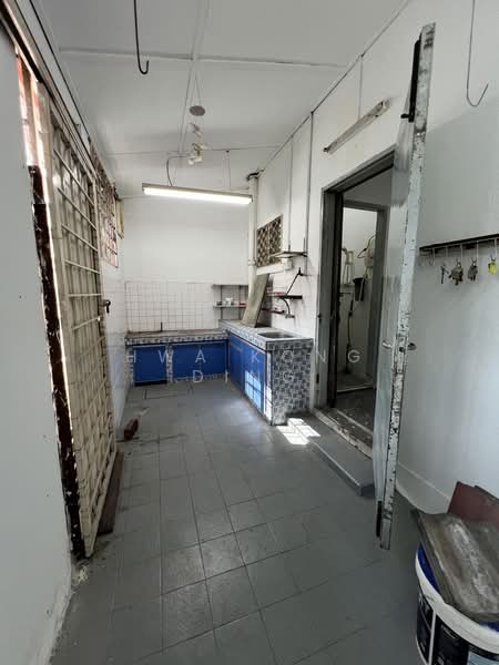 1.5-storey Terraced House for Sale in Sea Park (Petaling Jaya) - Hwa Kong Ding - Kitchen - PropertyGuru.com.my