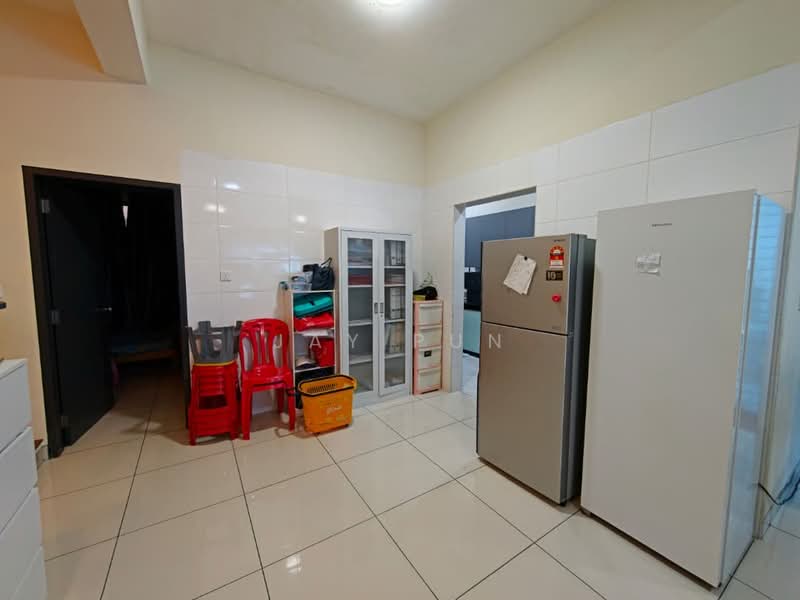 2-storey Terraced House for Sale in Taman Mount Austin (Tebrau) - Jay Pun - Kitchen - PropertyGuru.com.my
