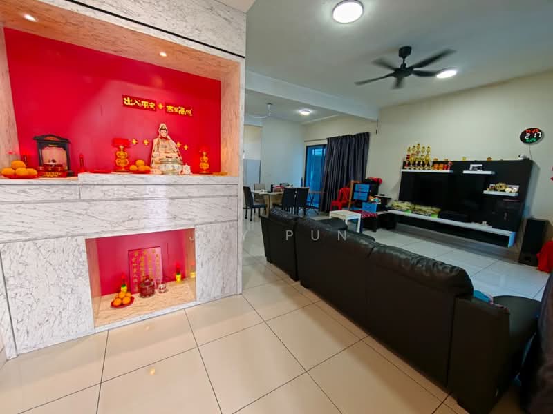 2-storey Terraced House for Sale in Taman Mount Austin (Tebrau) - Jay Pun - Living Room - PropertyGuru.com.my