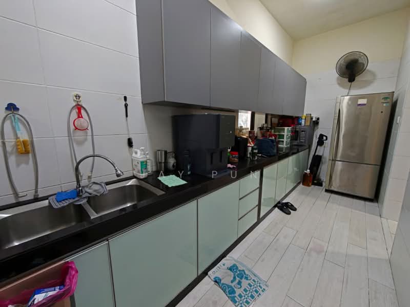 2-storey Terraced House for Sale in Taman Mount Austin (Tebrau) - Jay Pun - Kitchen - PropertyGuru.com.my