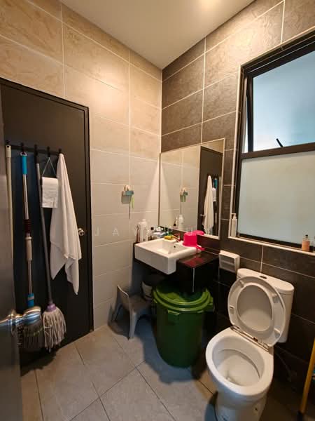 2-storey Terraced House for Sale in Taman Mount Austin (Tebrau) - Jay Pun - Bathroom - PropertyGuru.com.my