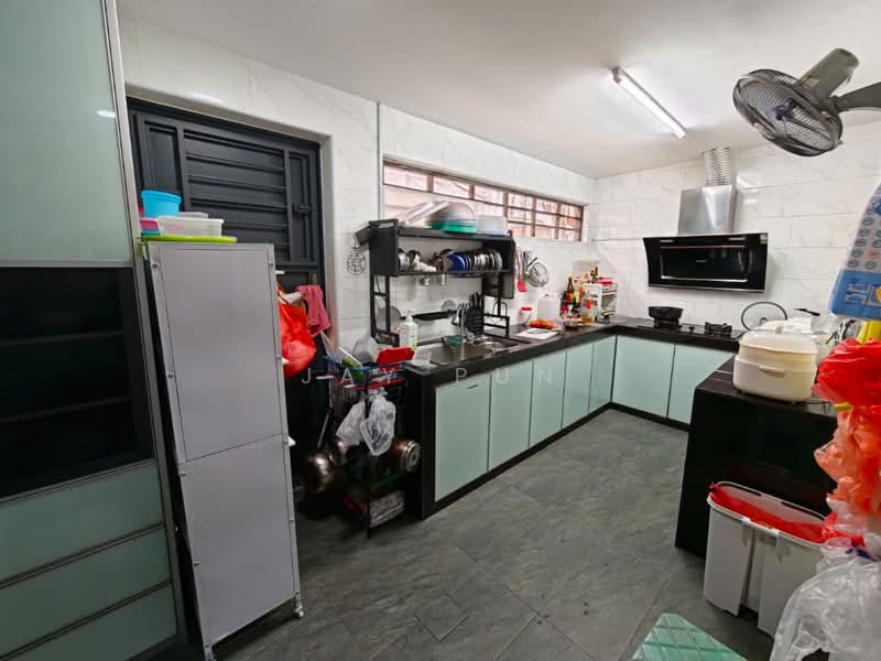 2-storey Terraced House for Sale in Taman Mount Austin (Tebrau) - Jay Pun - Kitchen - PropertyGuru.com.my