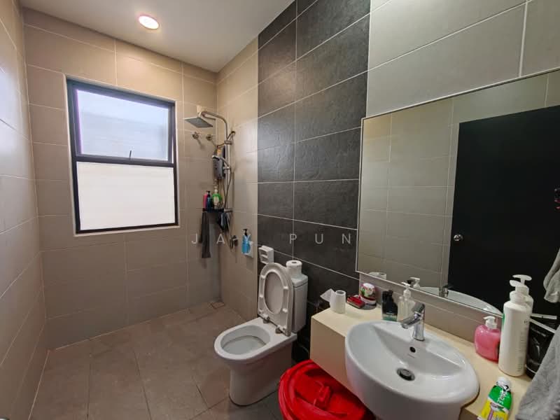 2-storey Terraced House for Sale in Taman Mount Austin (Tebrau) - Jay Pun - Bathroom - PropertyGuru.com.my