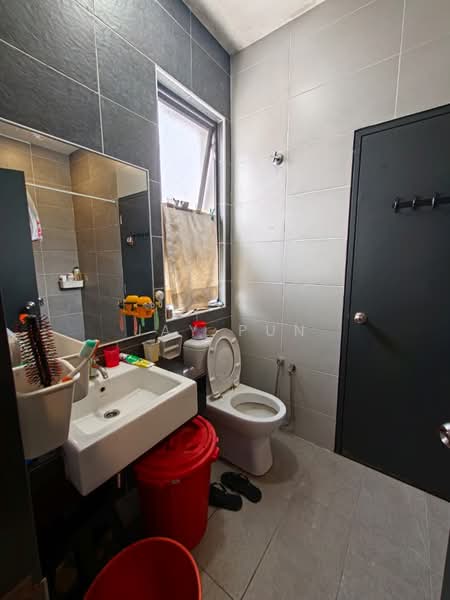 2-storey Terraced House for Sale in Taman Mount Austin (Tebrau) - Jay Pun - Bathroom - PropertyGuru.com.my
