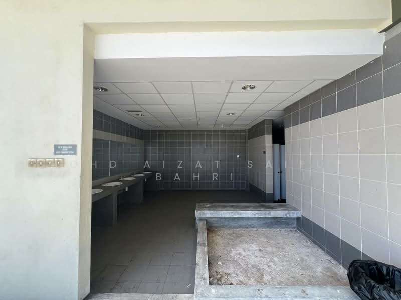Retail Space for Rent in Kajang (Selangor) - Mohd Aizat Saiful Bahri - Interior - PropertyGuru.com.my