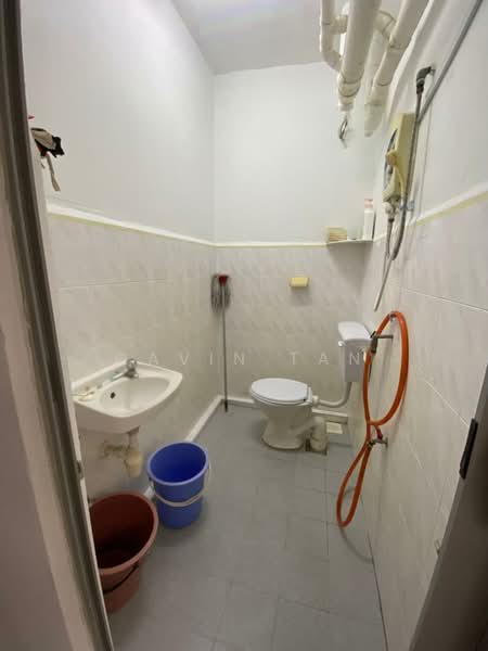 Pangsapuri untuk Dijual di Menara Riverview - Gavin Tan - Bathroom - PropertyGuru.com.my