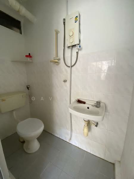 Pangsapuri untuk Dijual di Menara Riverview - Gavin Tan - Bathroom - PropertyGuru.com.my