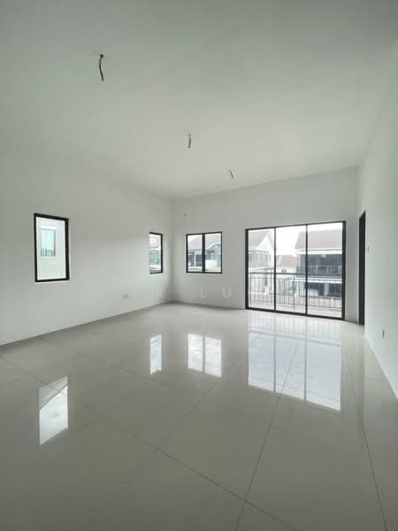 Semi-Detached House for Sale in Taman Scientex Rawang (Rawang) - SK Luk - Living Room - PropertyGuru.com.my