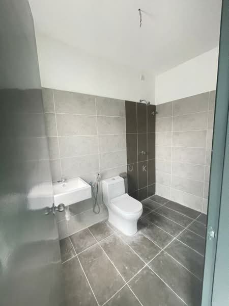 Semi-Detached House for Sale in Taman Scientex Rawang (Rawang) - SK Luk - Bathroom - PropertyGuru.com.my