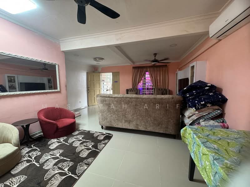 Rumah Teres 2 Tingkat untuk Dijual di Taman Putra Perdana (Puchong) - Masnizah Arifin - Living Room - PropertyGuru.com.my