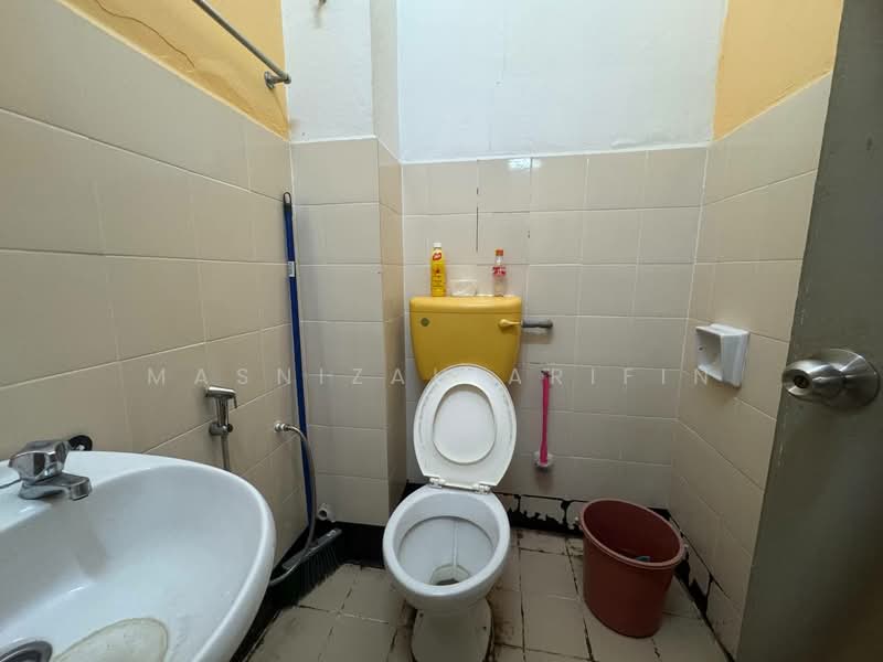 Rumah Teres 2 Tingkat untuk Dijual di Taman Putra Perdana (Puchong) - Masnizah Arifin - Bathroom - PropertyGuru.com.my