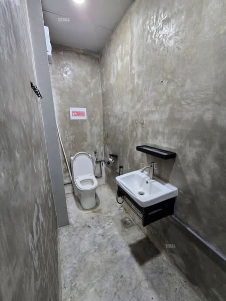 Gudang untuk Disewa di Klang (Selangor) - Alex Lee - Bathroom - PropertyGuru.com.my