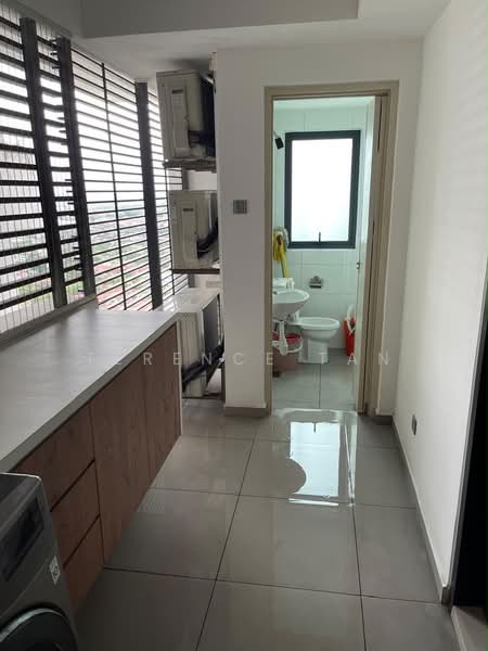 Pangsapuri untuk Disewa di Molek Pine 4 - Terence Tan - Bathroom - PropertyGuru.com.my