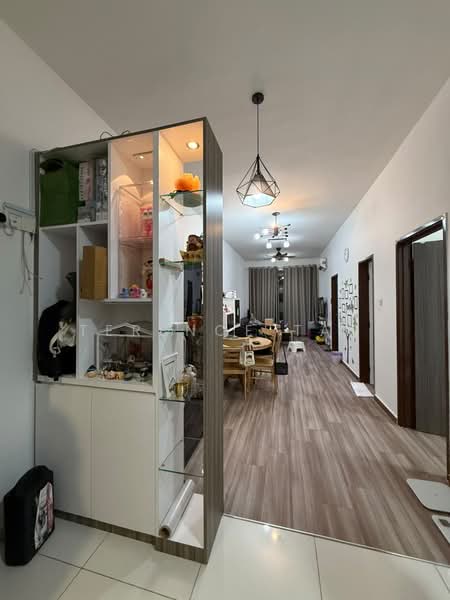 Service Residence for Sale at D'Summit Residences - Terence Tan - Living Room - PropertyGuru.com.my