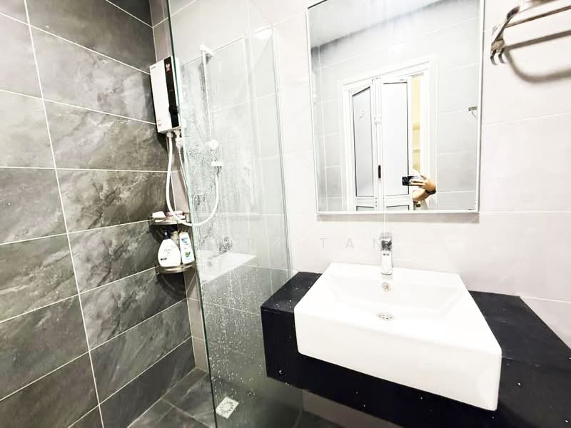 Kondominium untuk Disewa di Lucerne Residences - Jerry Tan - Bathroom - PropertyGuru.com.my