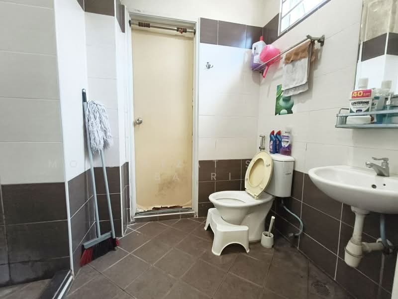 Semi-Detached House for Sale in Kuala Lumpur (Kuala Lumpur) - Mohd Aizat Saiful Bahri - Bathroom - PropertyGuru.com.my