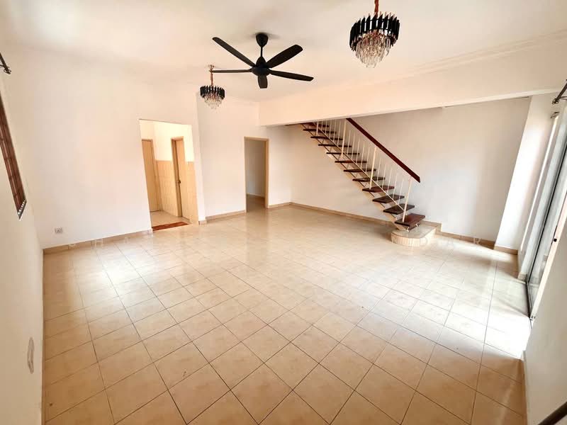 Rumah Kluster untuk Dijual di Bandar Puncak Alam (Puncak Alam) - Shaziery Iskandar - Living Room - PropertyGuru.com.my