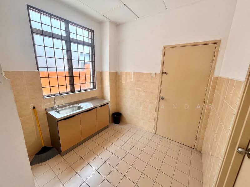 Rumah Kluster untuk Dijual di Bandar Puncak Alam (Puncak Alam) - Shaziery Iskandar - Kitchen - PropertyGuru.com.my