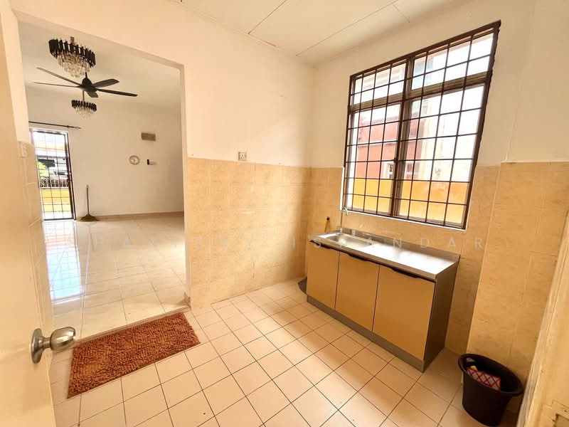 Rumah Kluster untuk Dijual di Bandar Puncak Alam (Puncak Alam) - Shaziery Iskandar - Kitchen - PropertyGuru.com.my