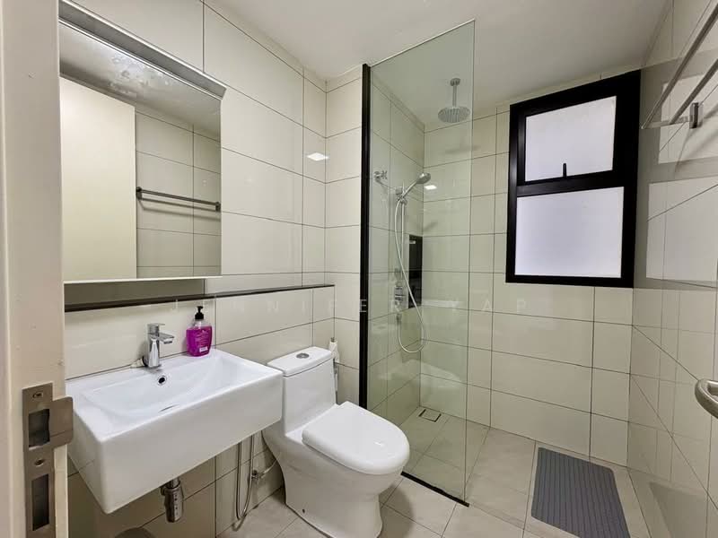 Kediaman Servis untuk Disewa di Duta Park Residences - Jennifer Yap - Master bathroom - PropertyGuru.com.my