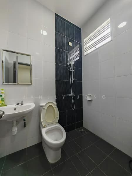 2-storey Terraced House for Rent in Mutiara Rini (Skudai) - Janlly Jong - Bathroom - PropertyGuru.com.my