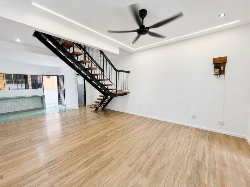 Rumah Teres 2 Tingkat untuk Dijual di Batu Caves (Selangor) - Shaziery Iskandar - Living Room - PropertyGuru.com.my