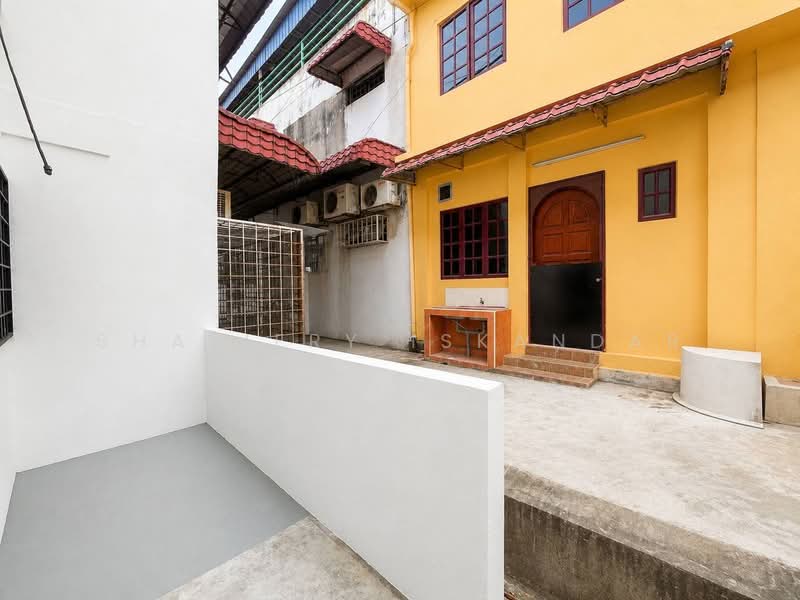 Rumah Teres 2 Tingkat untuk Dijual di Batu Caves (Selangor) - Shaziery Iskandar - Exterior - PropertyGuru.com.my
