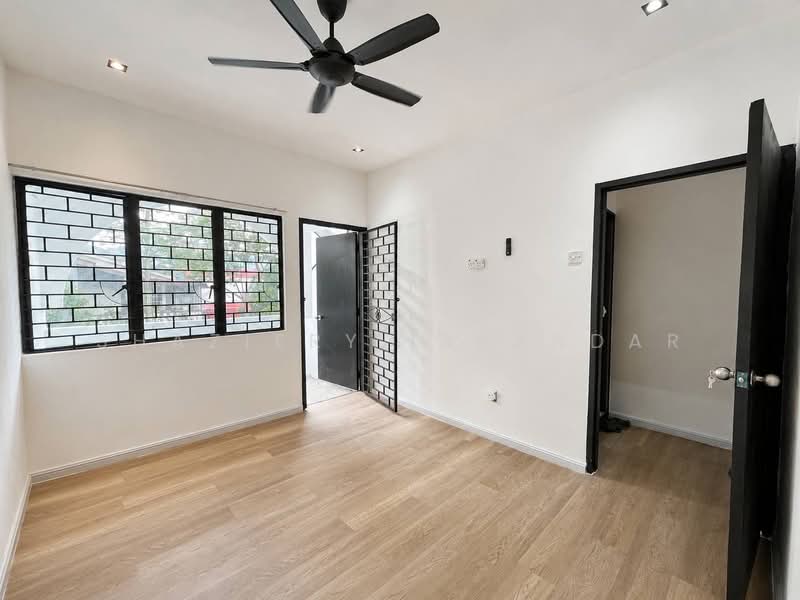 Rumah Teres 2 Tingkat untuk Dijual di Batu Caves (Selangor) - Shaziery Iskandar - Interior - PropertyGuru.com.my