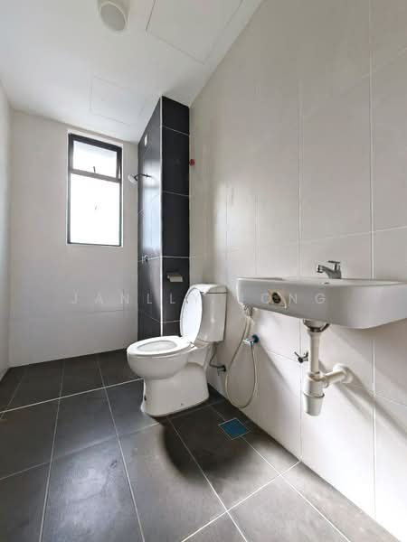 Servis Apartment untuk Disewa di The Garden Residences - Janlly Jong - Bathroom - PropertyGuru.com.my