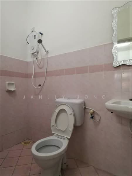 Rumah Teres 1 Tingkat untuk Disewa di Taman Nusa Bestari 2 (Iskandar Puteri (Nusajaya)) - Janlly Jong - Bathroom - PropertyGuru.com.my