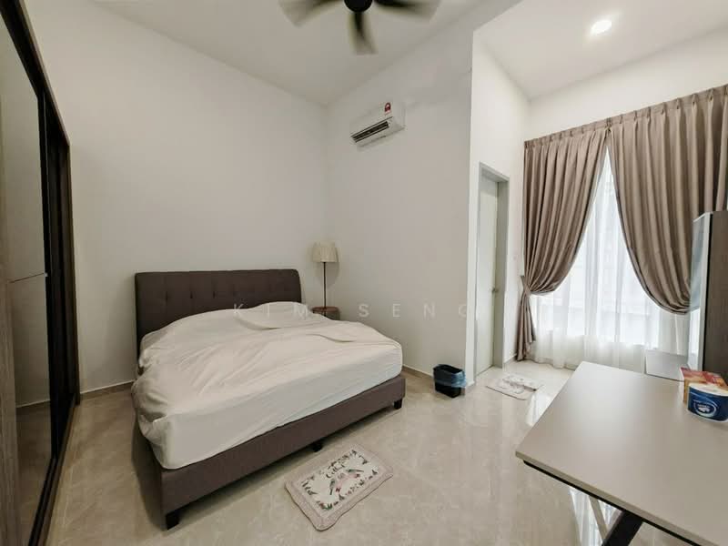 Bungalow for Sale in Taman Parkland (Kluang) - Kim Seng - Bedroom - PropertyGuru.com.my