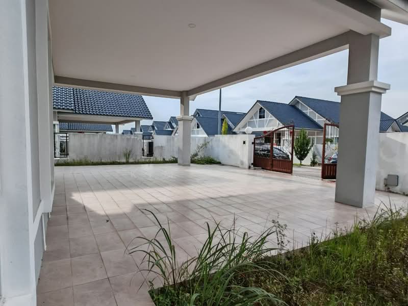 Bungalow for Sale in Taman Parkland (Kluang) - Kim Seng - PropertyGuru.com.my