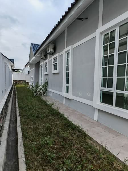 Bungalow for Sale in Taman Parkland (Kluang) - Kim Seng - PropertyGuru.com.my