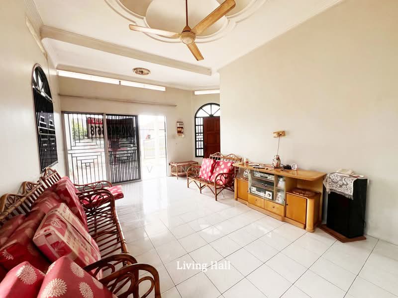 Rumah Banglo untuk Dijual di Kampar (Perak) - Kevin Chai - Living Room - PropertyGuru.com.my