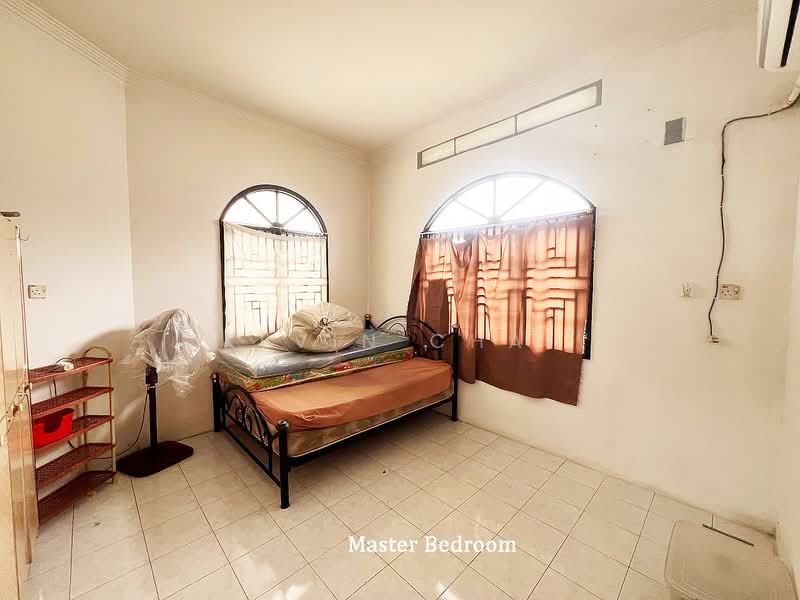 Rumah Banglo untuk Dijual di Kampar (Perak) - Kevin Chai - Master Bedroom - PropertyGuru.com.my