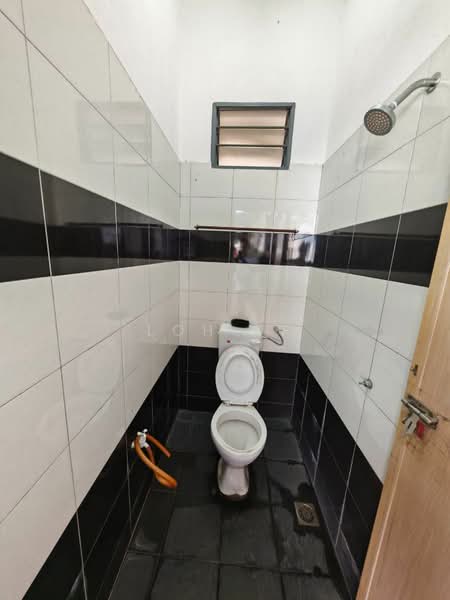 Gudang untuk Disewa di Batu Maung (Penang) - Loh BP - Bathroom - PropertyGuru.com.my