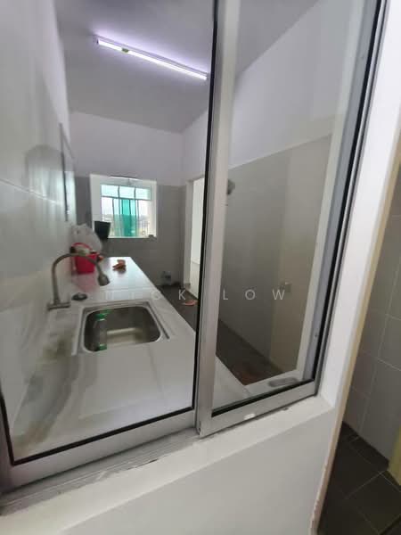 Pangsapuri untuk Disewa di Seri Molek Perdana - Nick Low - Kitchen - PropertyGuru.com.my