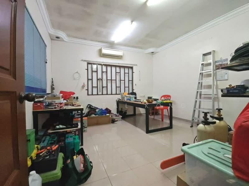 Rumah Teres 1 Tingkat untuk Dijual di Johor Bahru (Johor) - Crystal Kong - Study - PropertyGuru.com.my