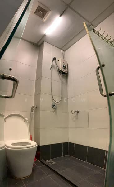 Service Residence for Sale at Centrestage Designer Suite - K.M Seow - PropertyGuru.com.my