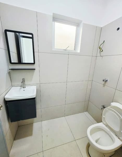 Rumah Teres 2 Tingkat untuk Dijual di Bandar Sungai Long (Selangor) - Grace Oon - Bathroom - PropertyGuru.com.my