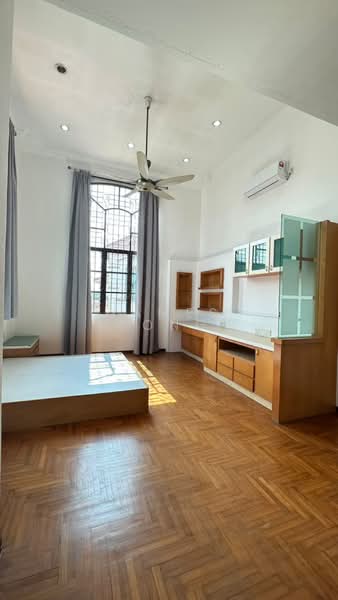 Semi-Detached House for Sale in Taman Pelangi Indah (Ulu Tiram) - James Bong - Bedroom - PropertyGuru.com.my