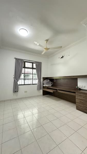 Semi-Detached House for Sale in Taman Pelangi Indah (Ulu Tiram) - James Bong - Bedroom - PropertyGuru.com.my