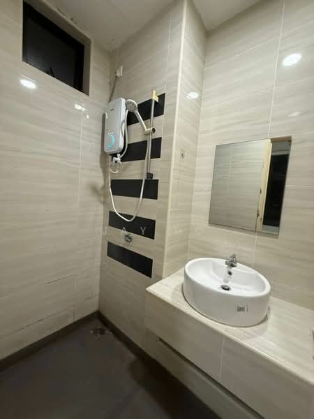 Service Residence for Rent at D'Summit Residences - Jay Ho - Bathroom - PropertyGuru.com.my